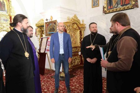 На Украине «епископ» ПЦУ избил женщину из-за русского языка