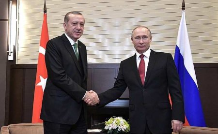 Путин и Эрдоган обсудили по телефону ситуацию на Украине