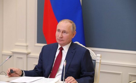 Путин: Российская экономика достойно выдерживает удар (ВИДЕО)