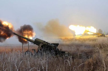 ВСУ бьют по Донецку и Светлодарску, убиты люди