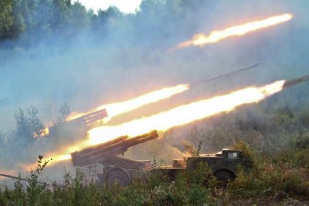 Донецк и пригороды уже почти 8 часов под массированными ракетными ударами (ВИДЕО)
