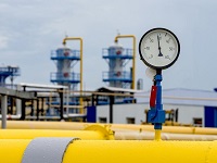 Цены на газ в Европе упали ниже $1300