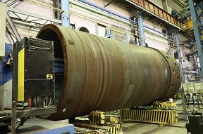 Петрозаводскмаш выполнил сборку полукорпусов компенсатора давления для ЭБ-1 Курской АЭС-2