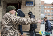 Зеленского призвали отправить на передовую сотрудников военкоматов