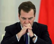 Запрещённый ролик, беспощадно высмеивающий Медведева, просочился в Сеть! Смотреть