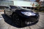 Клиренс электромобилей Tesla увеличен обновлением прошивки