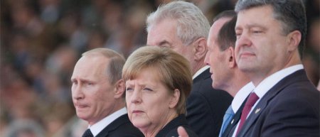 Меркель, Путин и Олланд приветствуют подписание газовых договорённостей