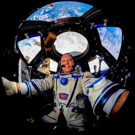 Космонавт-блогер Олег Артемьев: На орбите фильмы про космос смотрят как комедию