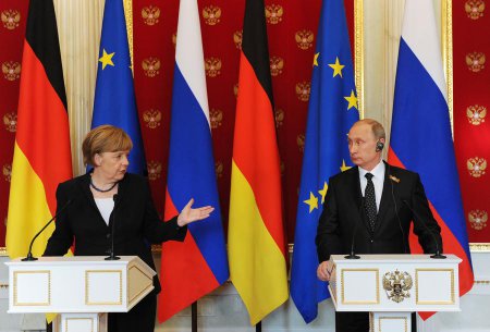 Ангела Меркель: Страны G7 поддерживают привлечение России для разрешения кризиса на Украине
