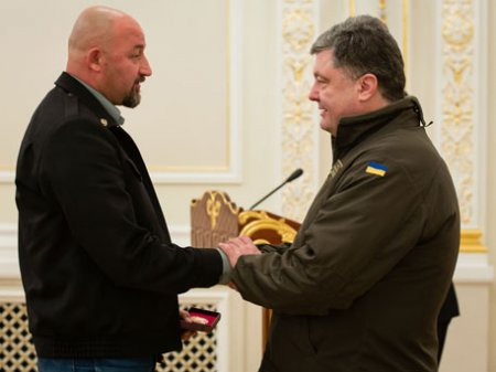 Украина прозревает: известный журналист отказался от награды Порошенко