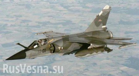 ВВС Франции впервые нанесли авиаудары по позициям ИГ в Сирии