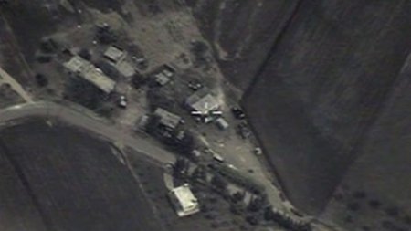Российские Су-24М уничтожили штаб боевиков ИГ в Сирии (Видео дневного удара ...