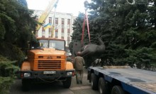 В Мариуполе демонтировали памятник Орджоникидзе