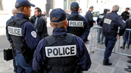 Экстренный приём: какие обещания дал глава МВД Франции протестующим полицей ...