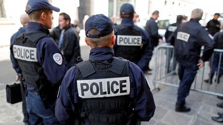 Экстренный приём: какие обещания дал глава МВД Франции протестующим полицейским
