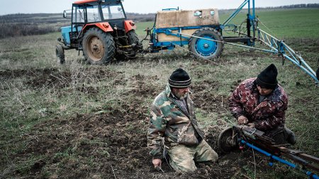 Земля из-под ног: как Украину лишают её главного достояния