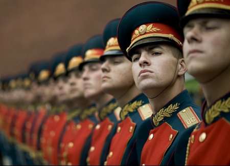 «Служу России!»: Путин изменил форму ответа солдат на благодарность командира
