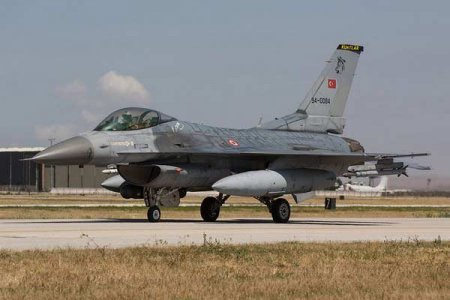 ВВС Турции заявили об уничтожении позиций курдов в Сирии, откуда велся обстрел турецких городов