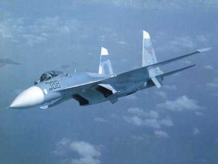 Пентагон опубликовал пять видео маневров Су-27 во время перехвата самолета-разведчика США