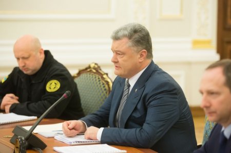 Порошенко предложил осложнить получение украинского паспорта