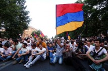 Полиция Армении предупредила митингующих о возможном применении оружия