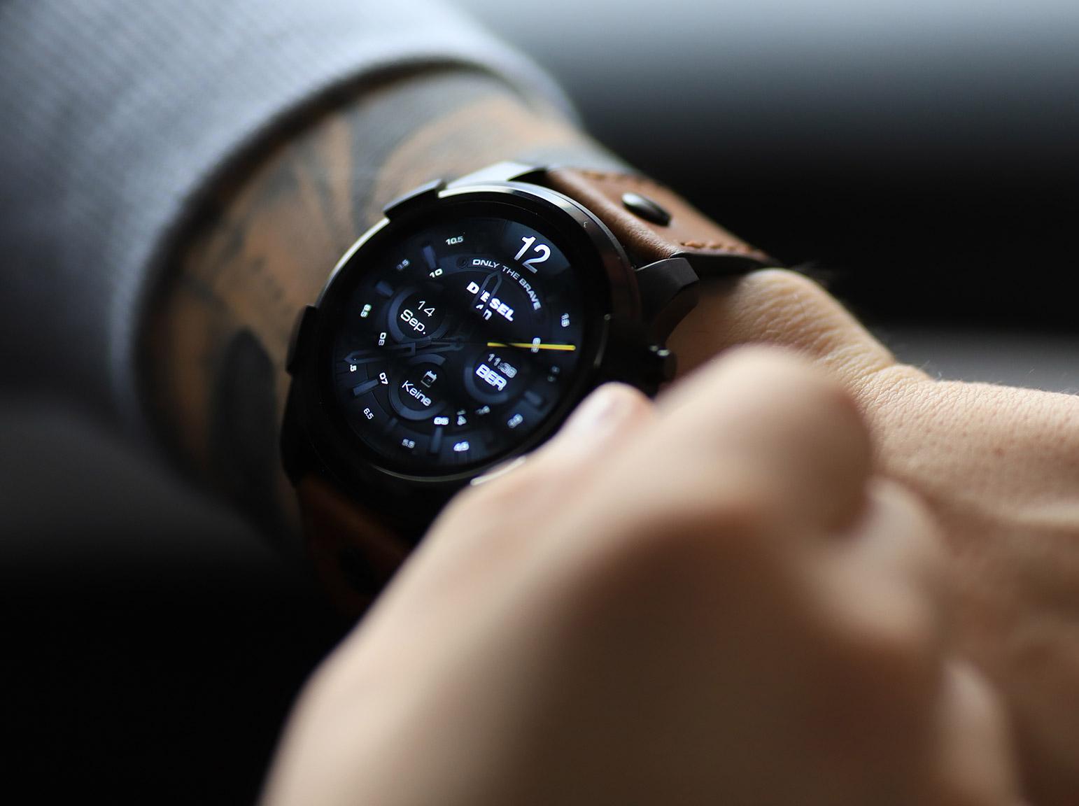 Huawei watch fit сравнение. Смарт часы Ckyrin Kirin x. Huawei watch Fit New стресс. E watch. Huawei watch Fit New точность стресса.