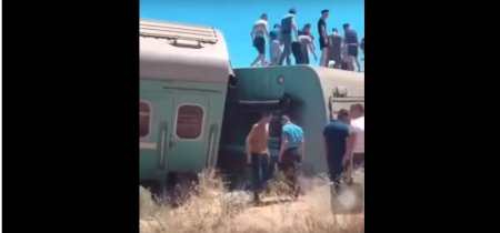 В Казахстане сошел с рельсов поезд, один погибший