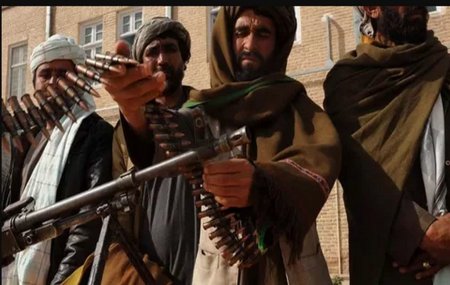В Афганистане при атаке талибов погибли 20 военных