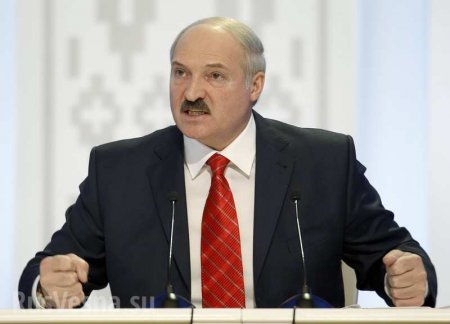«До конца стоять за независимость», — пресса узнала о секретном совещании Лукашенко по «российской угрозе»