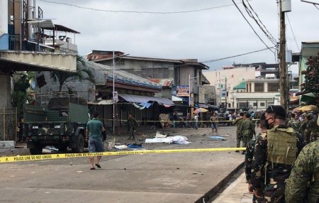 При взрывах около церкви на юге Филиппин погибли 27 человек