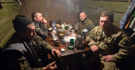 Растопили баню бензином: шестеро украинских боевиков получили ожоги в результате пожара | Штаб ООС заявил о большом количестве раненных