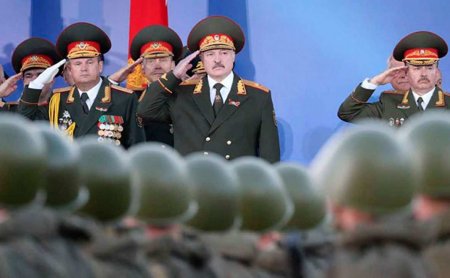 Лукашенко: Запад готовит переворот в Белоруссии
