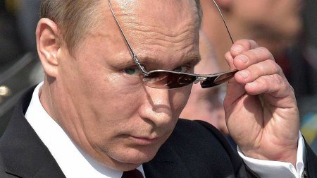 Британская пресса: Путин в шаге от победы в схватке с Западом